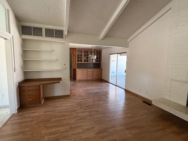 602 N B St — Photo 7