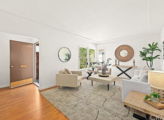 4th image of 8942 Hershey St