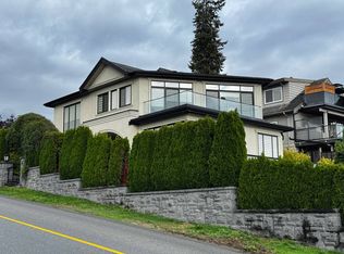 788 13th St, West Vancouver, BC V7T2P2
