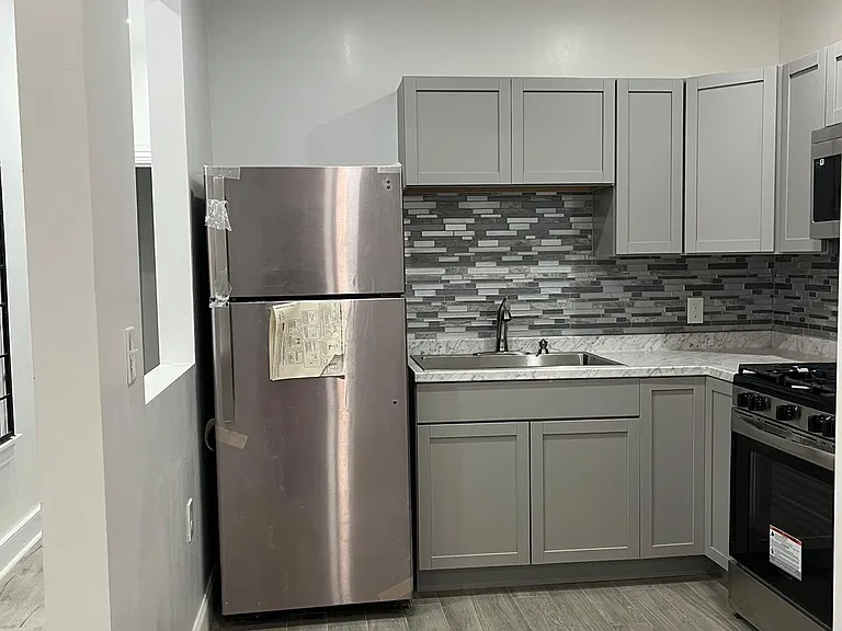 415 S 10th St #2 — Photo 1