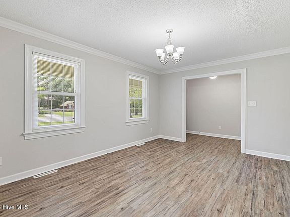 5th image of 307 Kay Dee Street