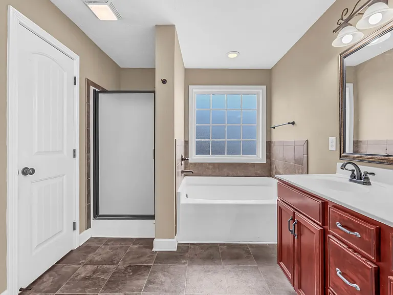 563 Falkland Cir — Photo 21