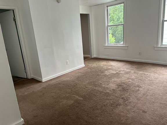 4th image of 125 North Ave APT 6