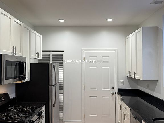 5th image of 1155 W Lunt Ave #3M