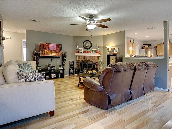 4th image of 5217 Bedfordshire Dr
