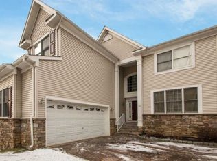 33 Farrah Ct, Atlantic Highlands, NJ 07716