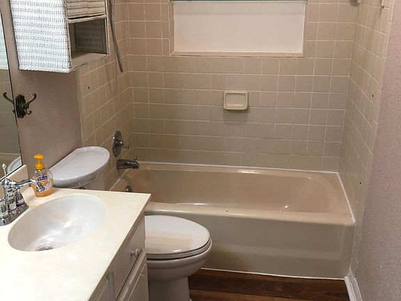 5th image of 407 Johnson Ave