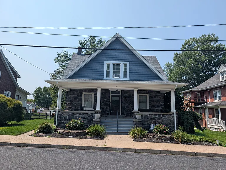 32 Franklin Ave — Photo 4