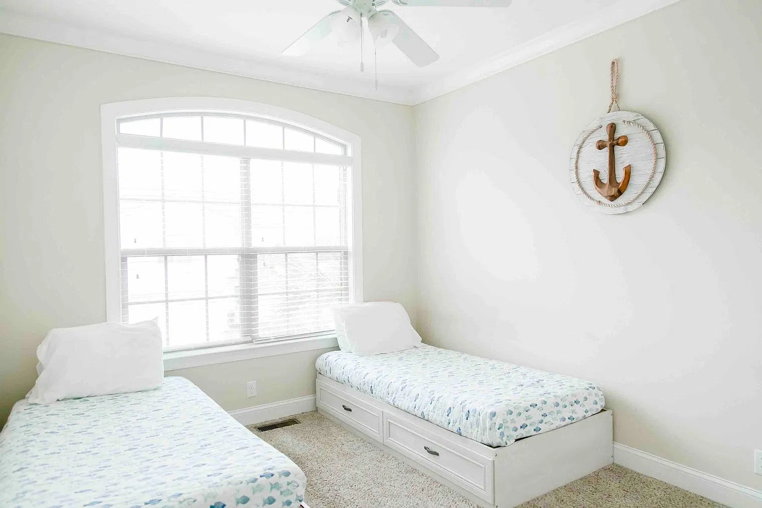 3 bed, 2.0 bath, $4,014 — Photo 3