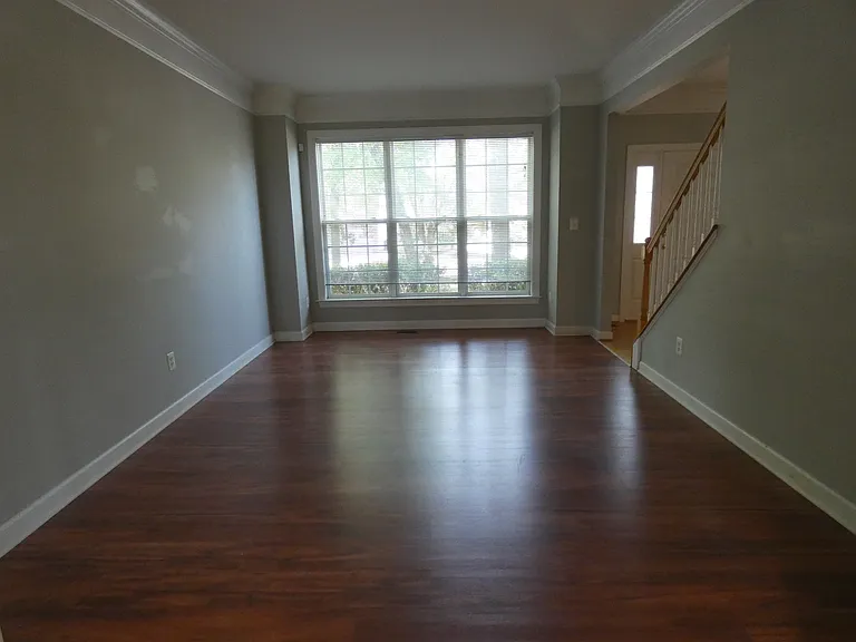 1203 Fairfax Woods Dr — Photo 5
