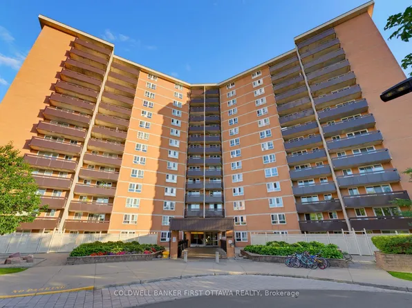 2000 Jasmine Cres #803, Ottawa, ON K1J 8K4