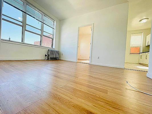 2nd image of 28-33 37th St #4R
