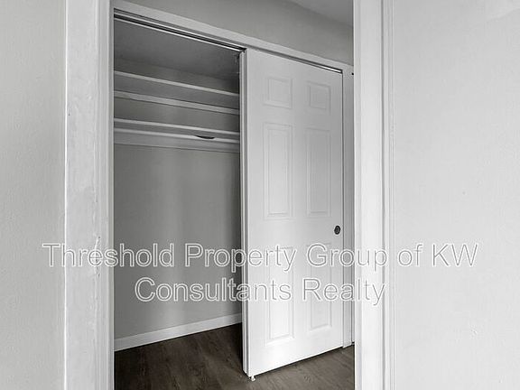 3rd image of 61 N 21st St APT I