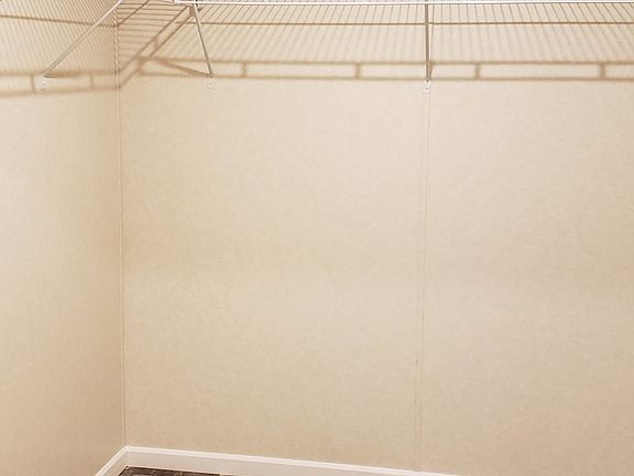 4th image of 516 Courtland Ln #542