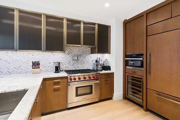 Sold by Compass | media 17