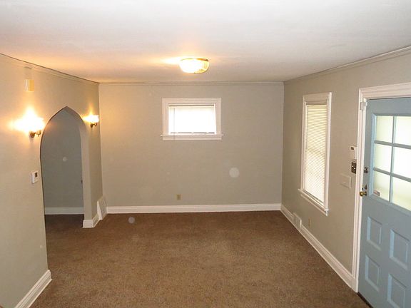 3rd image of 442 S Gladstone Ave