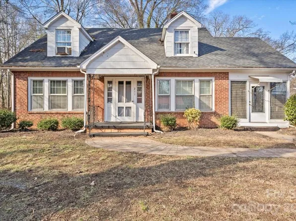 211 N Main St, Mooresboro, NC 28114