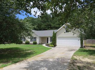 3725 Cobblestone Dr, Loganville, GA 30052