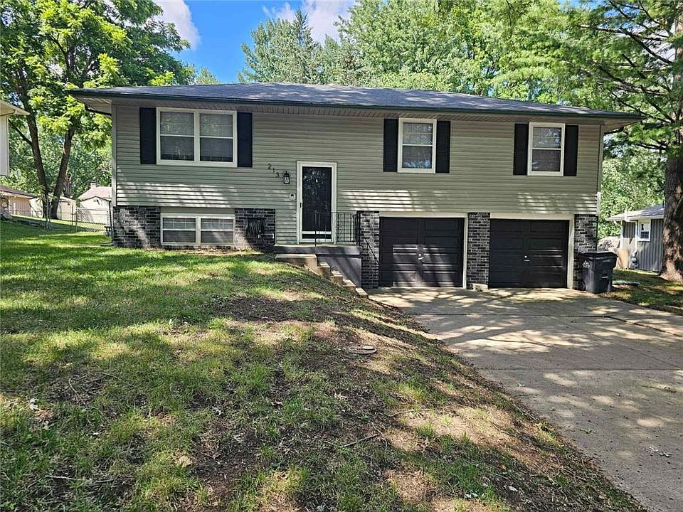 1st image of 213 SW Palo Dr