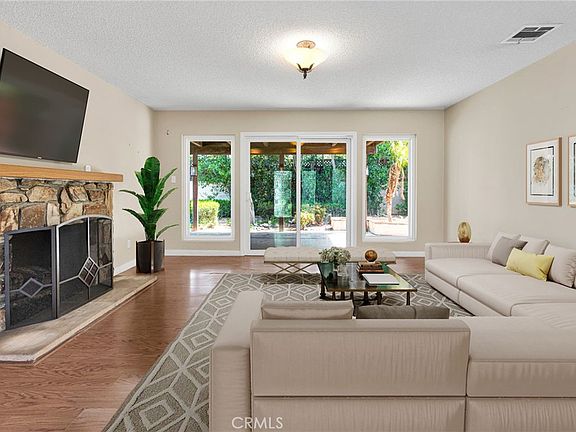 3rd image of 1027 Le Conte Dr