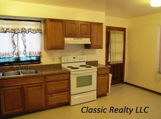 8712 W 80th St, Overland Park, KS 66204