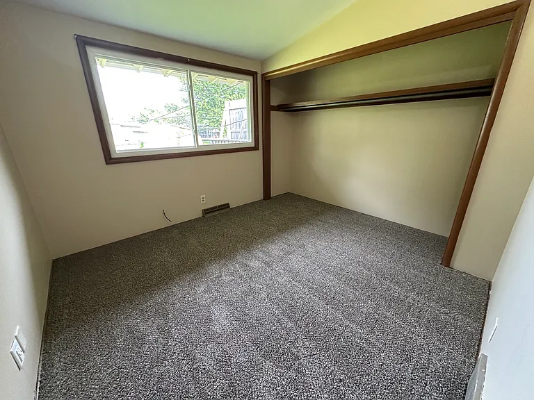 3915 Terrace Hill Dr NE — Photo 12