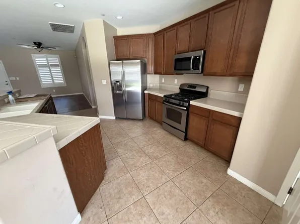 10903 Corbett Canyon Dr, Bakersfield, CA 93312