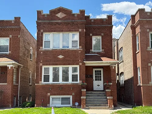 2252 N Laramie Ave #1 Photo 1