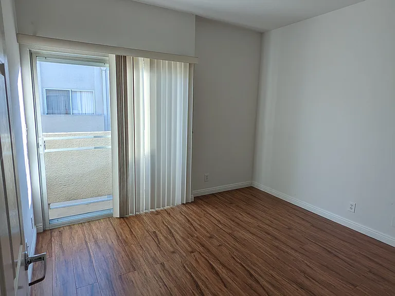 19350 Sherman Way — Photo 5
