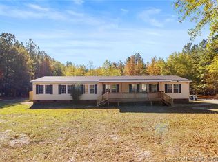 219 Castle Creek Dr, Raeford, NC 28376