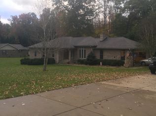 112 Beechwood Dr, Beaver, WV 25813