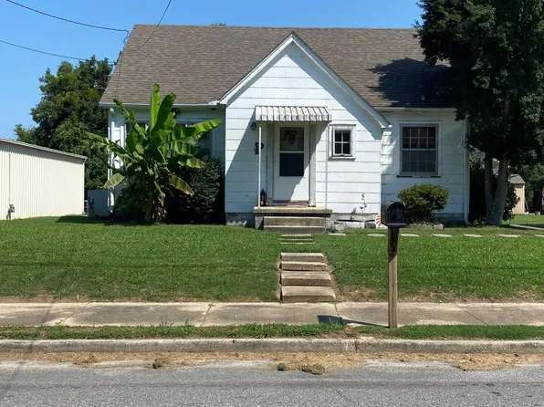 304 E Main St, Newbern, TN 38059