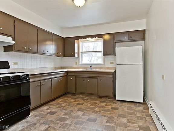 464 Gordon Ave Apartments Chicago Kitchen_01
