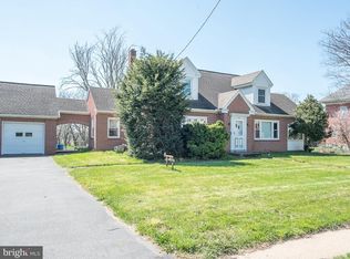 162 E Main St, Leola, PA 17540