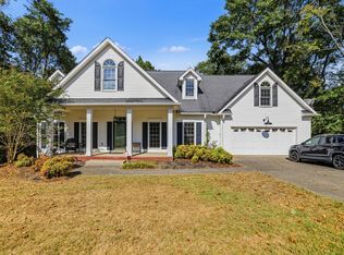 1205 Confederate Dr, Columbia, TN 38401