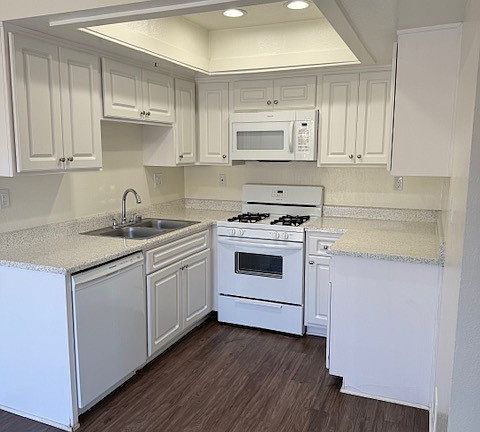 4th image of 2043 Charle St APT B10