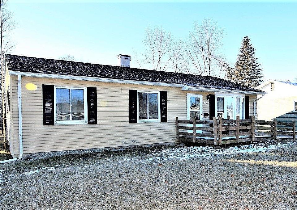 1st image of 469 Argyle Cres