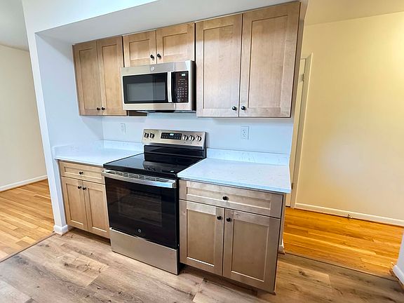 5th image of 2329 Wilson Blvd