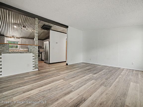 5th image of 23 E Bonanza Pl