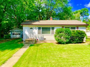 402 Mound St, Fox River Grove, IL 60021