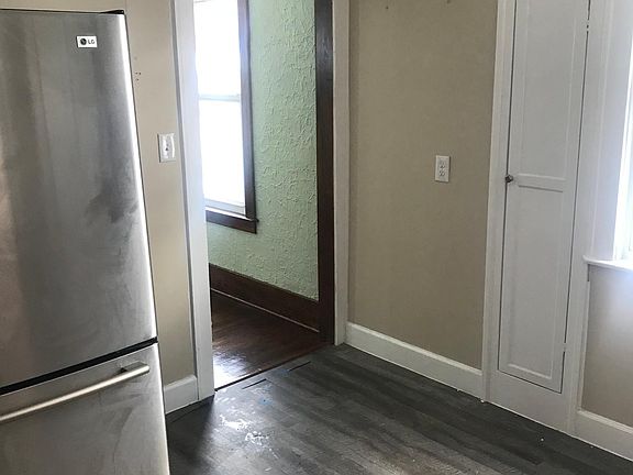 4th image of 1057 Fort Park Blvd