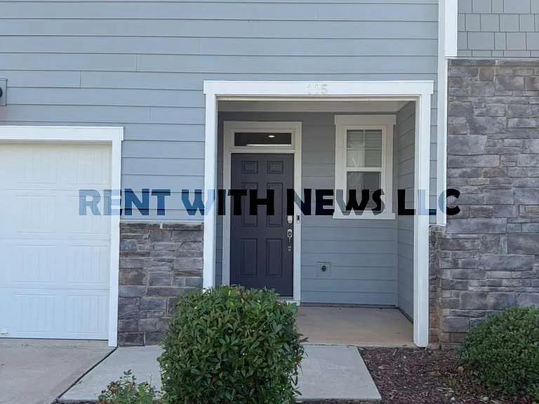 115 Hunston Dr — Photo 2