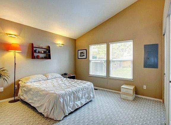 Master bedroom, new laminate floors