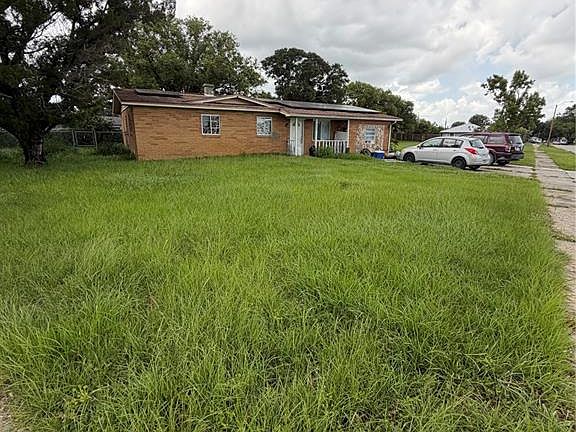2nd image of 2880 SATURN DRIVE
