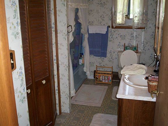 5th image of 16065 Water St