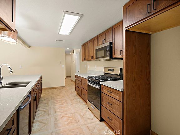 3rd image of 1196 Mulberry Ln