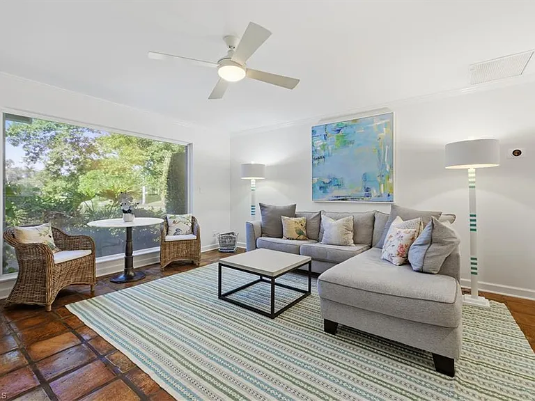 2700 Lantern Ln — Photo 23