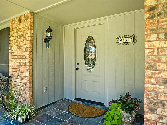 4th image of 430 Willow Springs Dr