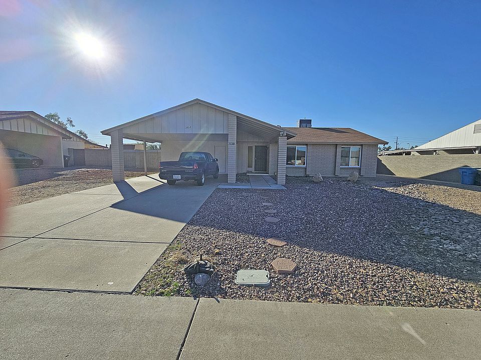 2nd image of 2913 W Woodridge Dr