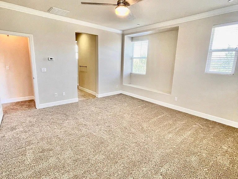 1736 Parkway Dr N — Photo 23